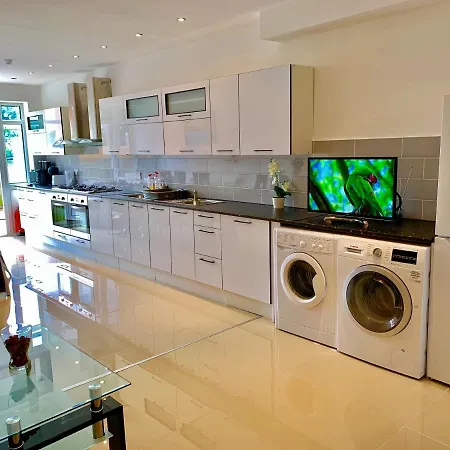 Spacious 2 Bedrooms 2 Baths Apartment With Garden And Parking Лондон Экстерьер фото