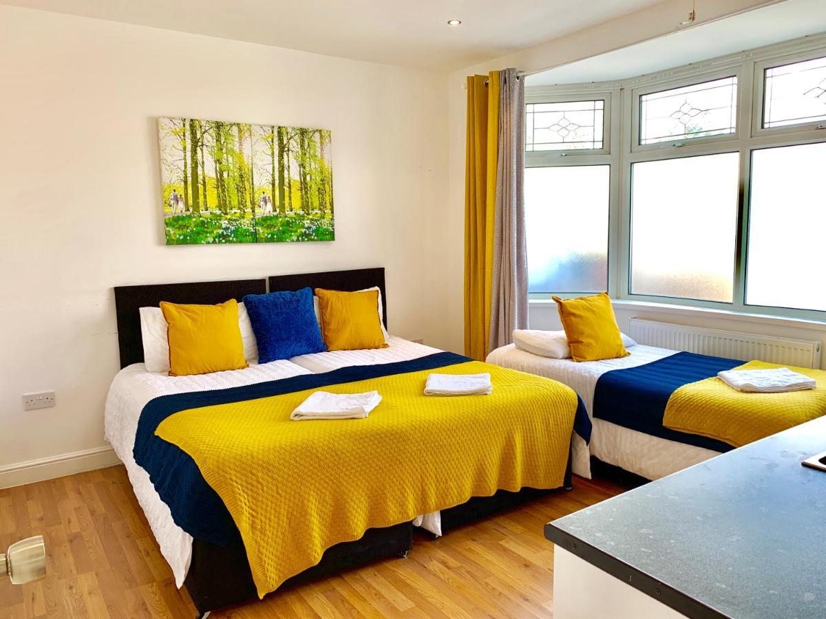 Spacious 2 Bedrooms 2 Baths With Garden And Parking Лондон