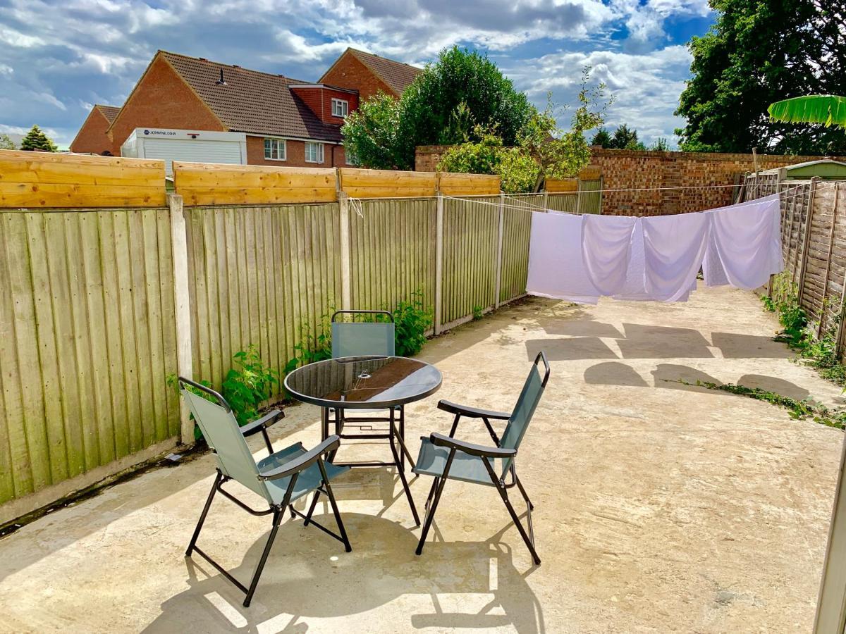 Spacious 2 Bedrooms 2 Baths With Garden And Parking * Лондон