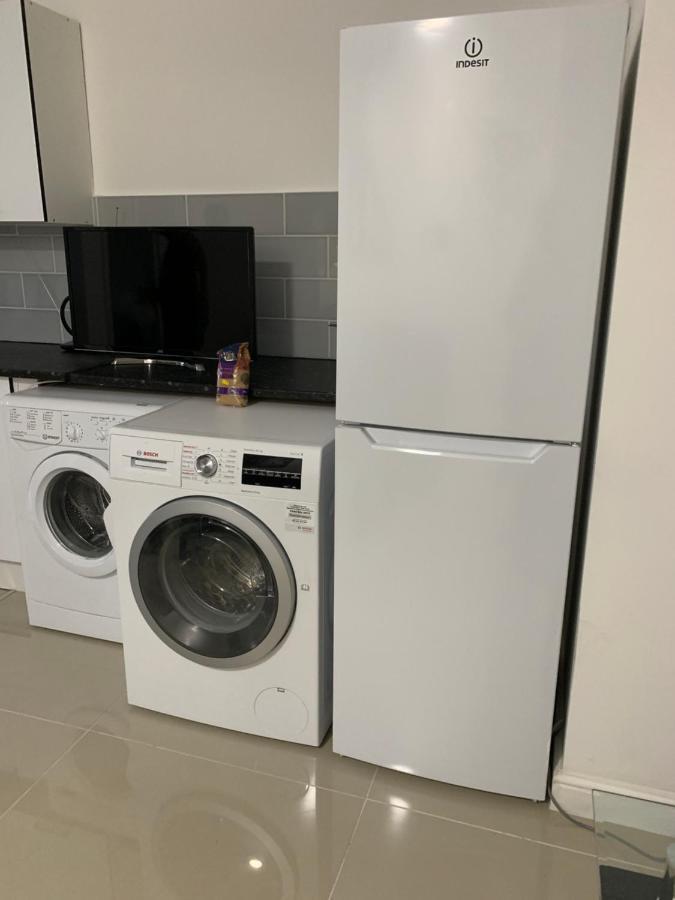 Spacious 2 Bedrooms 2 Baths With Garden And Parking Апартаменты *